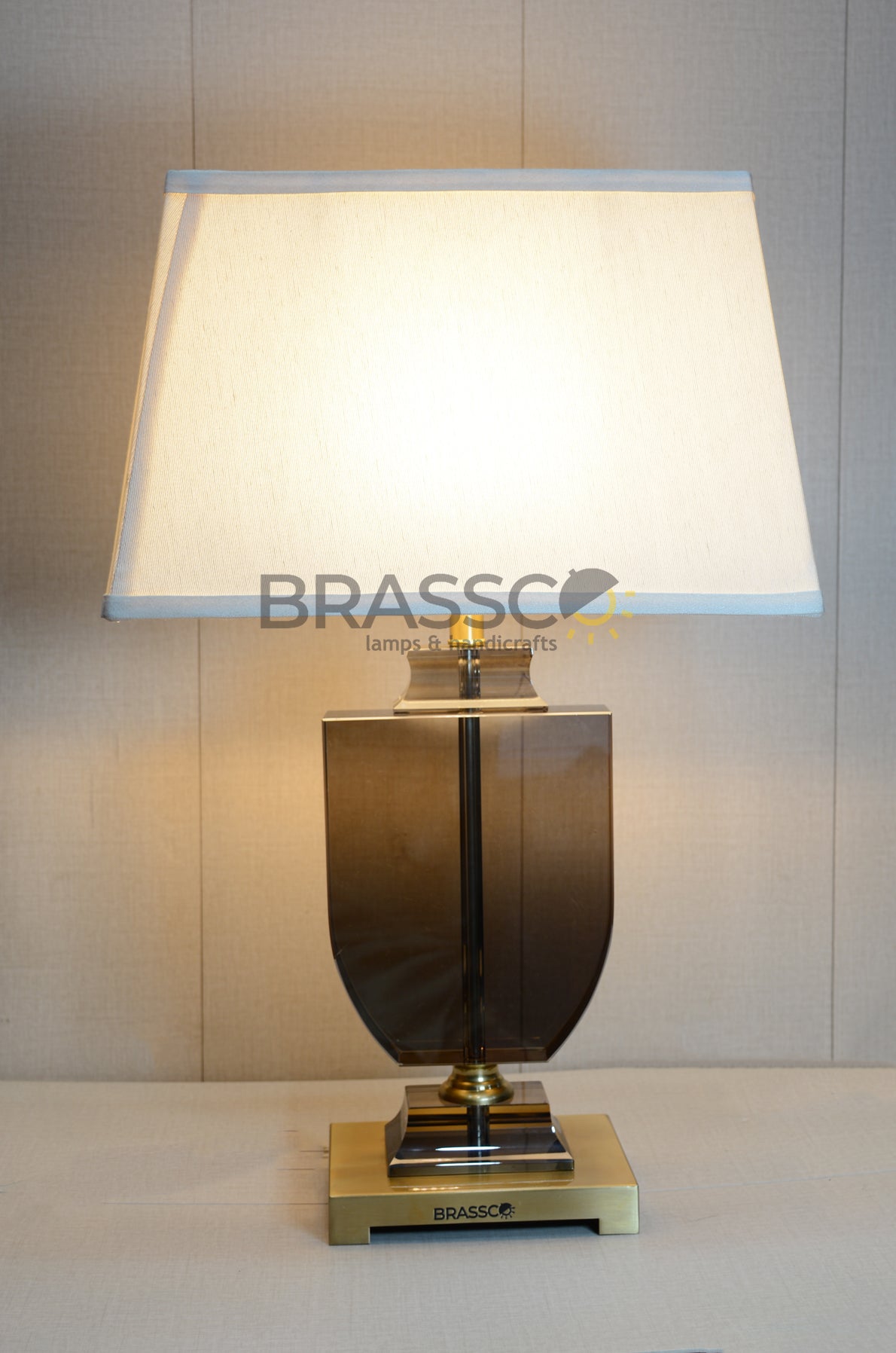 Modern XL Square Crystal Table Lamp – Clear Crystal Glass Luxury Decorative Lighting
