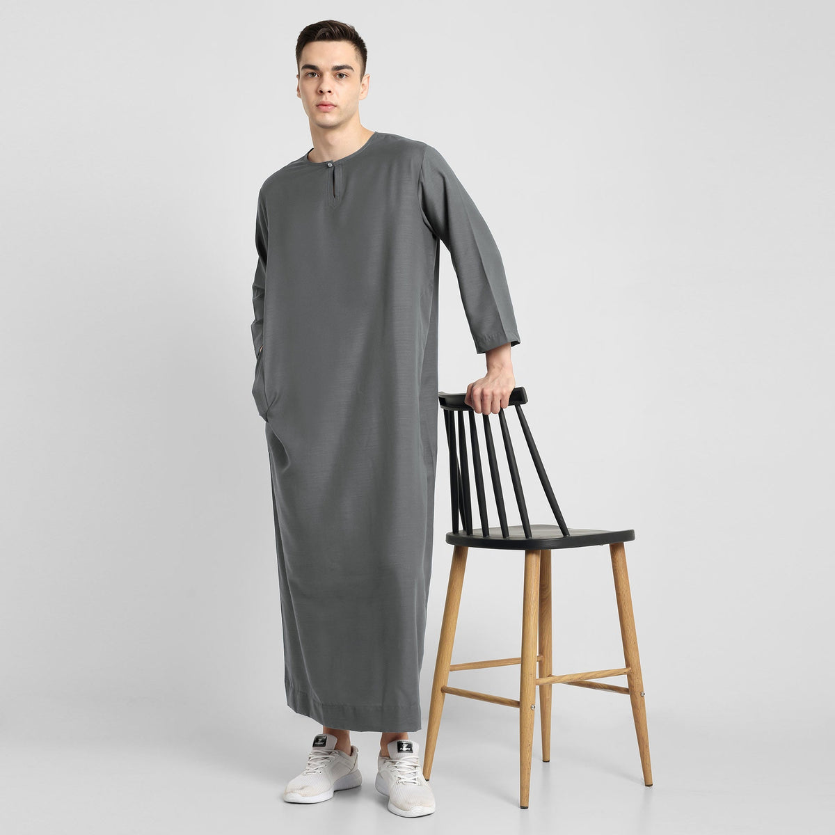Palette of Elegance Grey Thobe