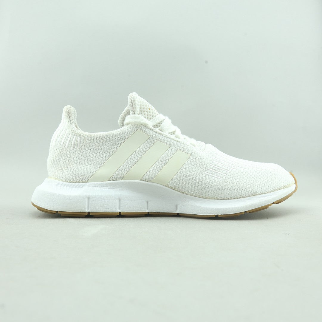 ADIDAS SWIFT RUN