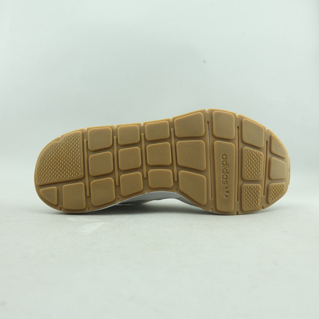 ADIDAS SWIFT RUN