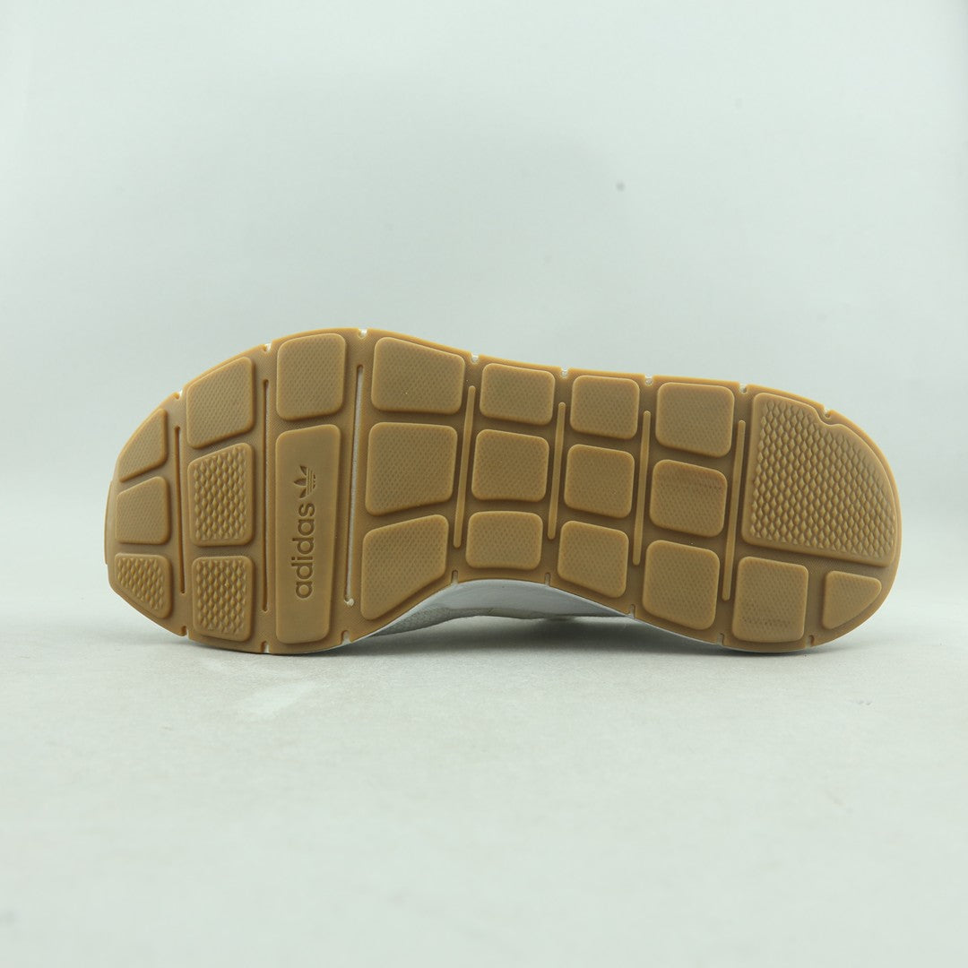 ADIDAS SWIFT RUN