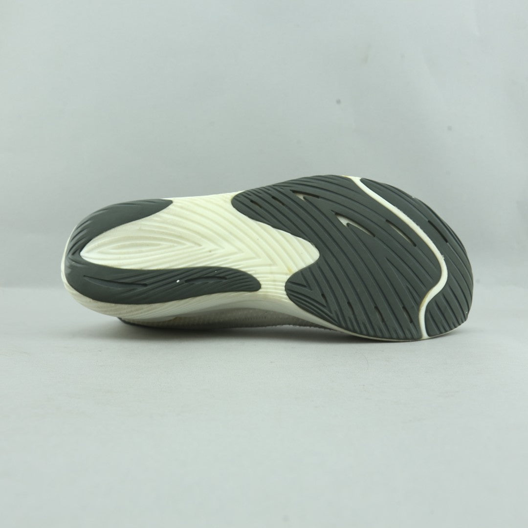 NEW BALANCE  FUELCELL REBEL V3