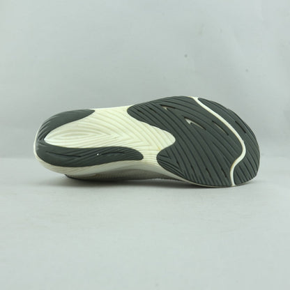 NEW BALANCE  FUELCELL REBEL V3