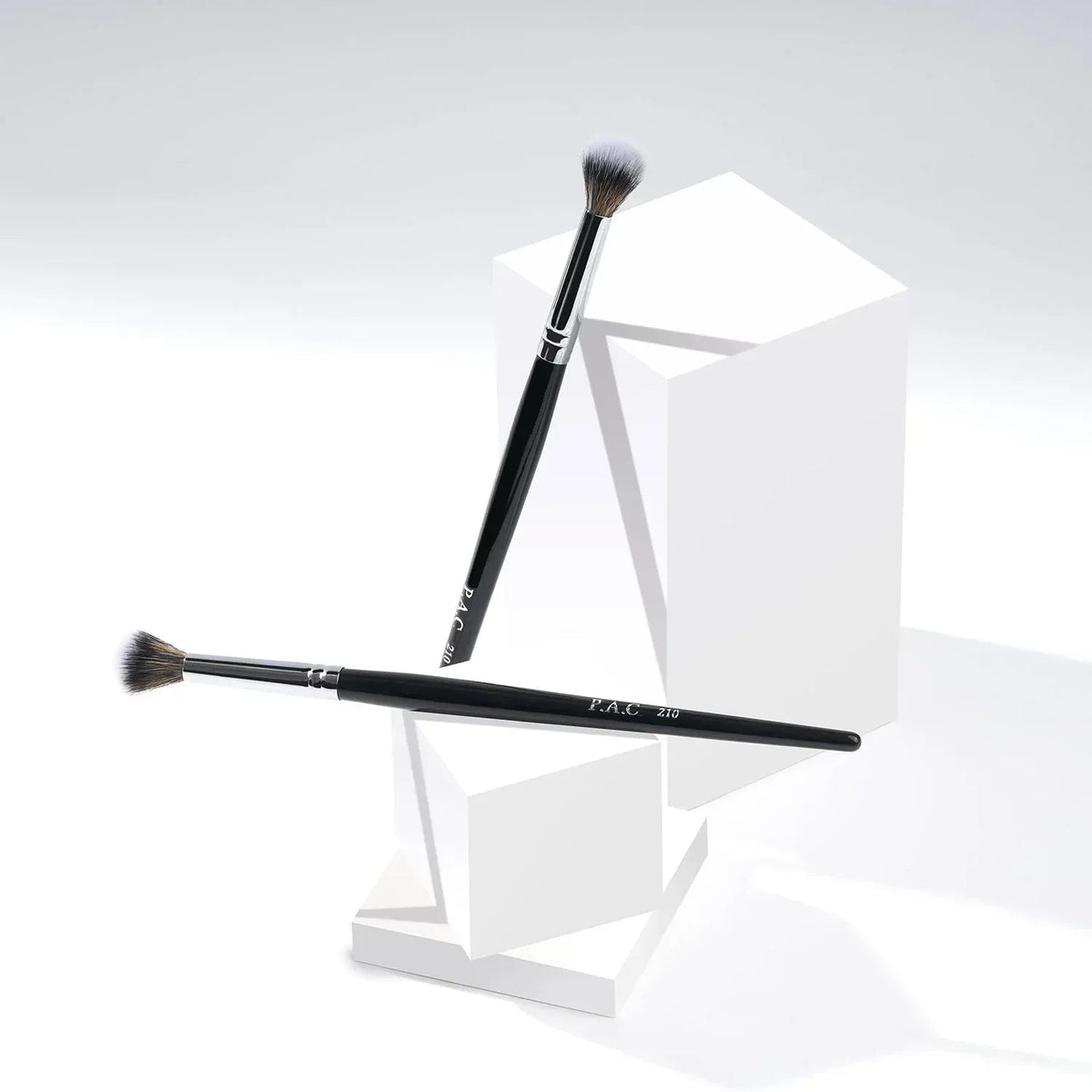 Eyeshadow Blending Brush 210