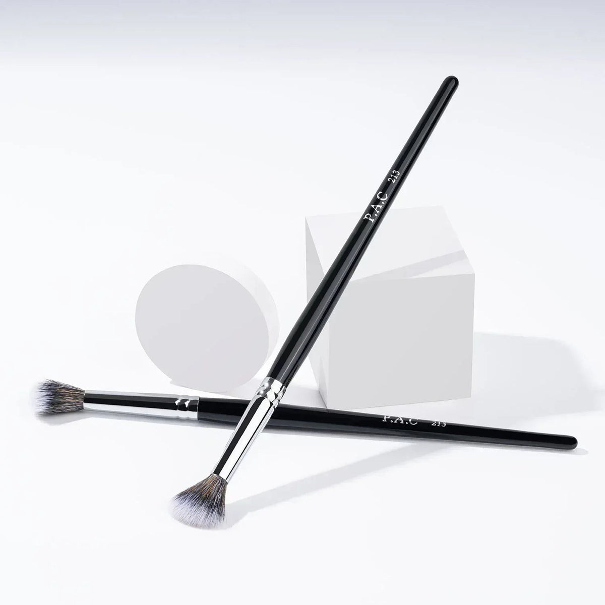 Eyeshadow Blending Brush 213