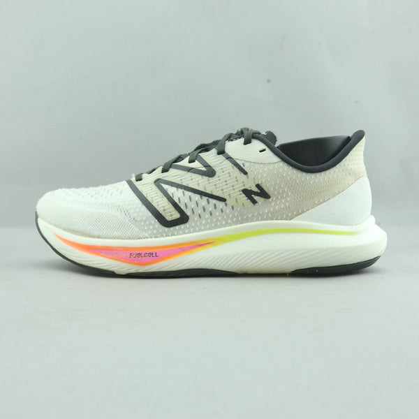NEW BALANCE  FUELCELL REBEL V3