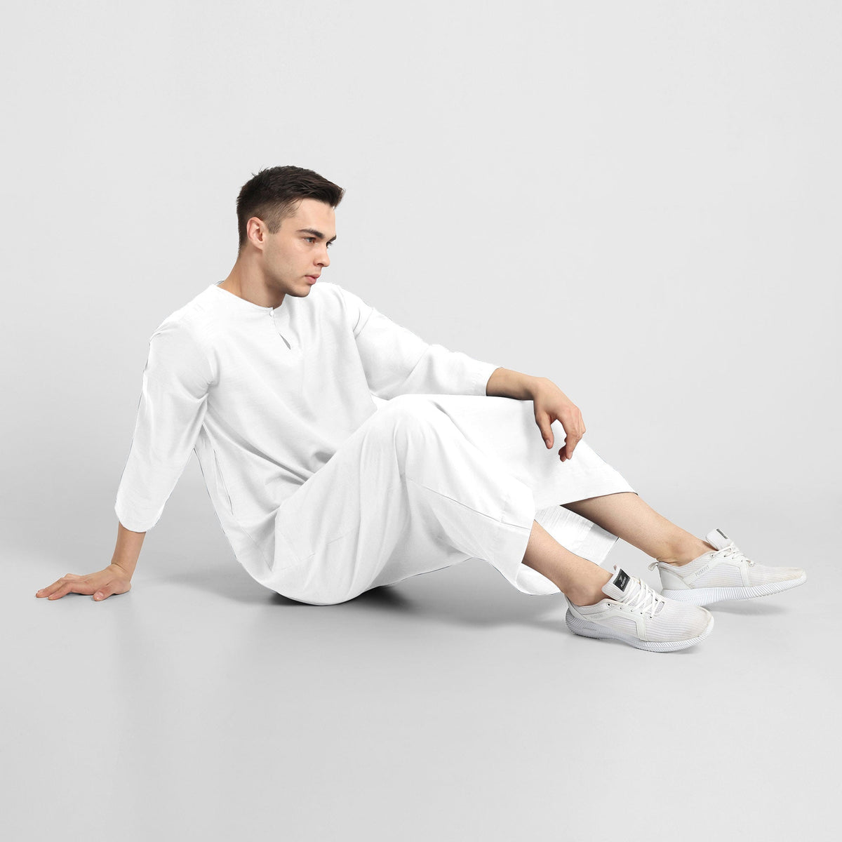 Ethnic Spectrum White Thobe