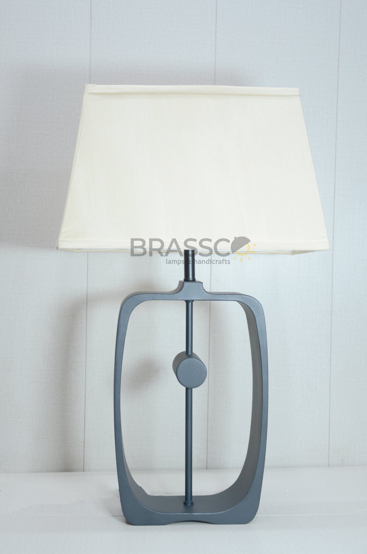 Modern Oval BLACK Metal Table Lamp