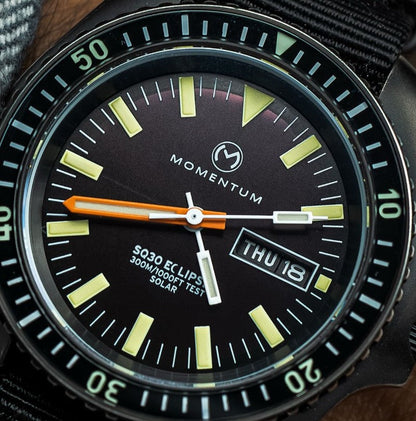 Sea Quartz 30 Eclipse - Solar Black-Ion [42mm]