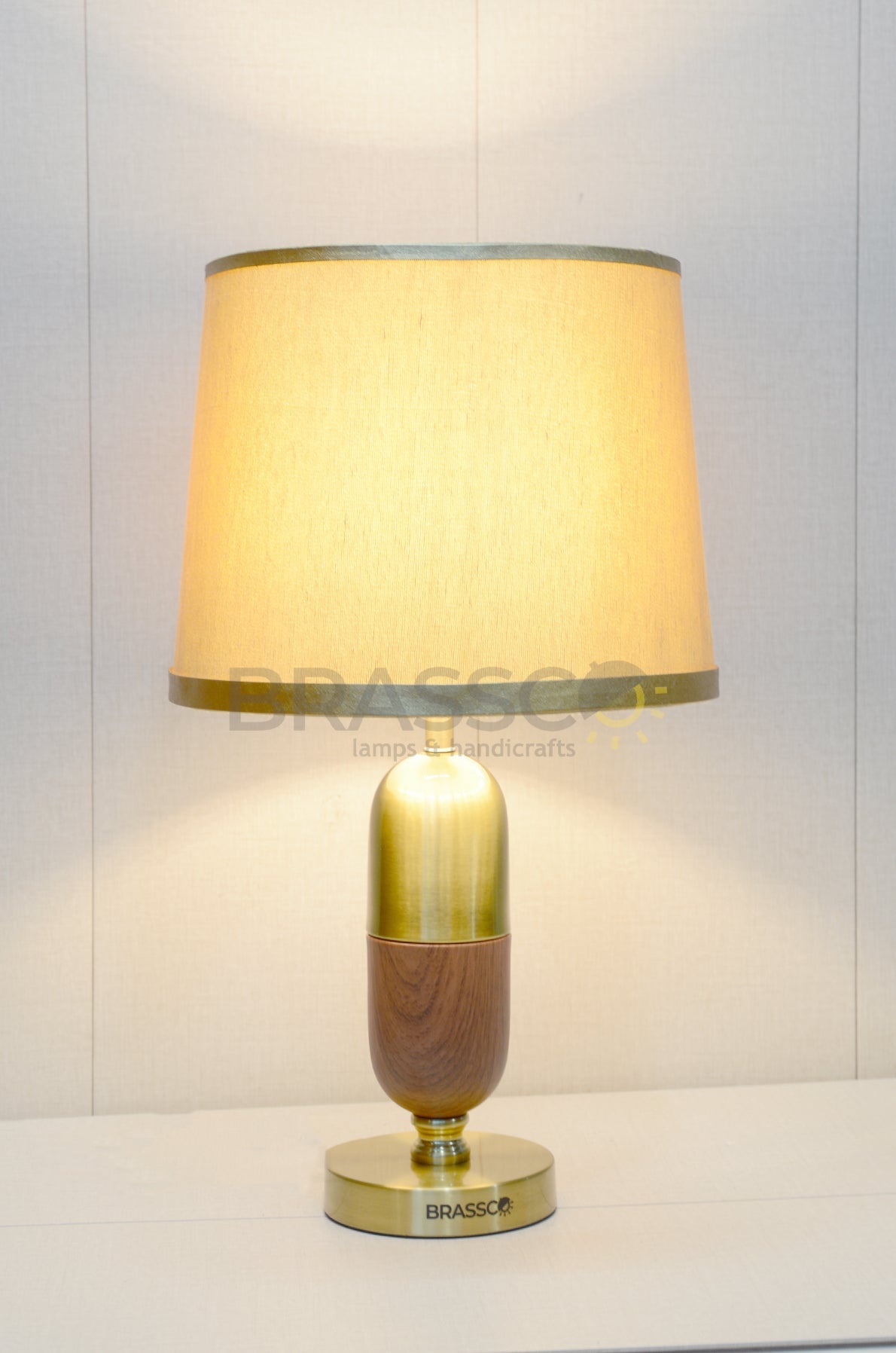 Walnut-Texture Oval Brass Metal Table Lamp