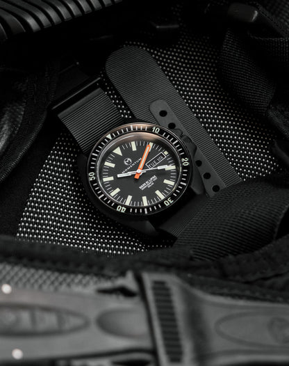 Sea Quartz 30 Eclipse - Solar Black-Ion [42mm]